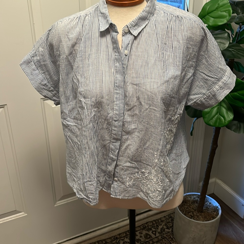 Madewell embroidered white floral design size M blue/white stripes 100% cotton